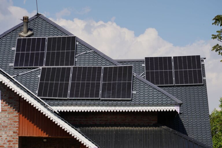 Panneaux solaires: évaluer orientation, production et rentabilité