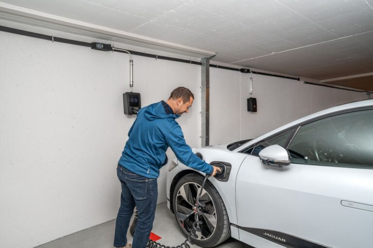 Recharge électrique: coûts, puissances et installation à domicile