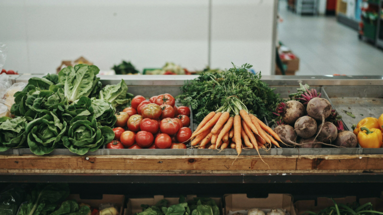 Les courses ont pris 35 % en dix ans, les salaires seulement 24 %